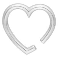 Poids d'oreille en forme de cœur en acier chirurgical argenté Poids d'oreille en forme de cœur en acier chirurgical argenté sur fond blanc