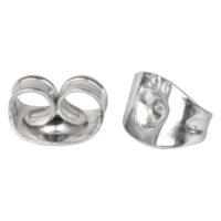 Fermoir de boucle d'oreille en acier chirurgical argenté Deux fermoirs de boucle d'oreille en acier chirurgical 316L argentés sur fond blanc