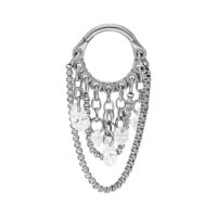 Crystal Snakechain Clicker en argent avec cristaux Anneau de piercing en titane argenté avec cristaux suspendus sur fond blanc