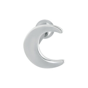 Barbell d'oreille en argent en forme de demi-lune sur fond blanc