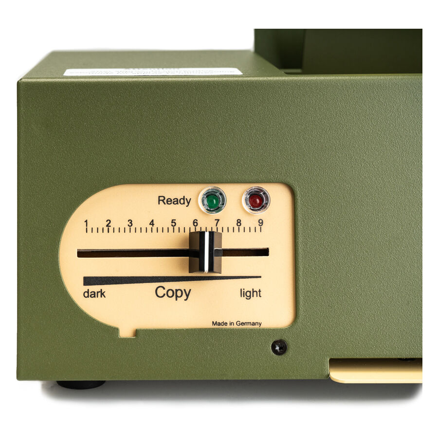 Thermocopieur vert TIM de Wildcat Thermocopieur vert TIM avec panneau de commande et LEDs sur fond clair