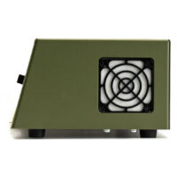 Thermocopieur vert TIM pour tatoueurs Thermocopieur vert TIM avec grille de ventilation sur fond blanc