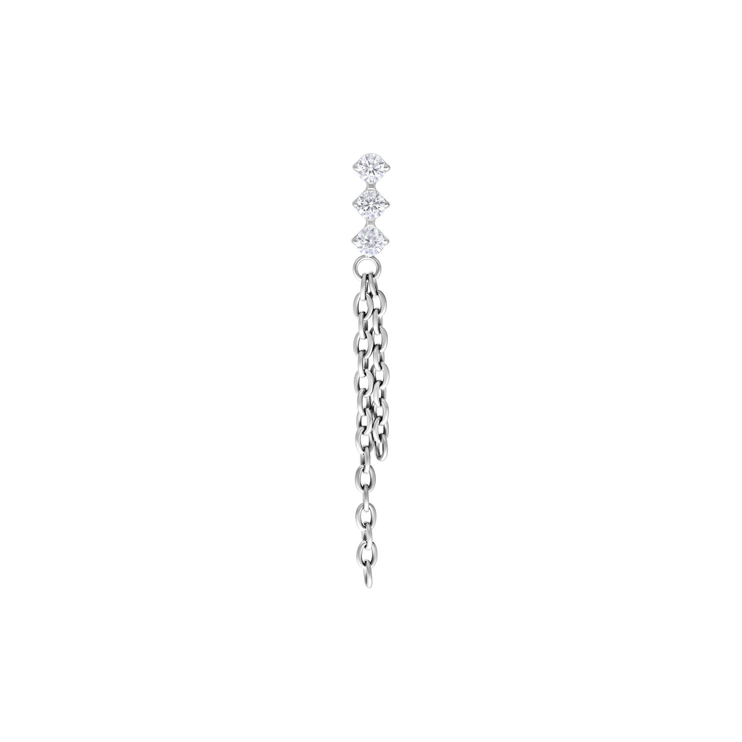 Embout de piercing argenté avec cristaux Embout de piercing argenté avec trois cristaux clairs et chaînes pendantes sur fond blanc