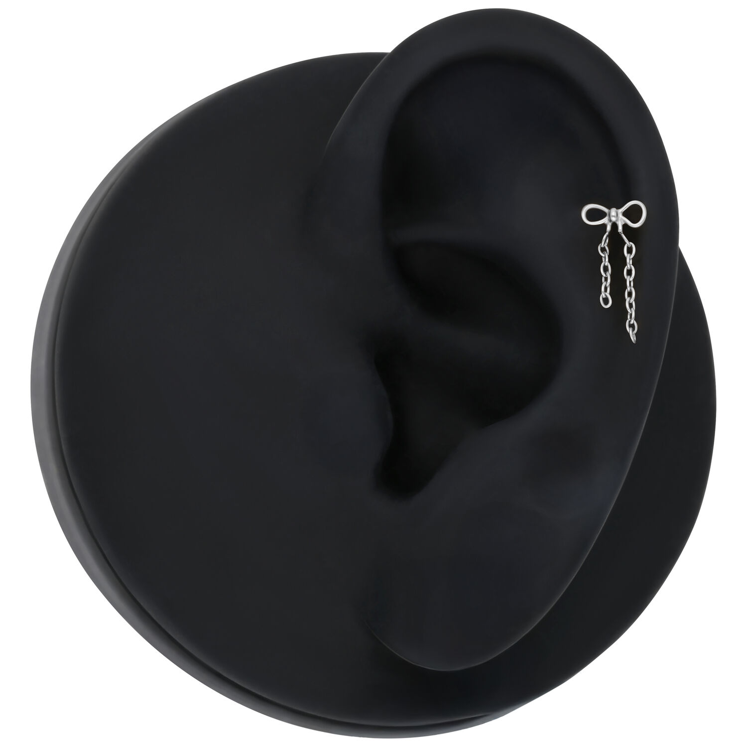 Pendentif Push Fit avec nœud en argent Pendentif Push Fit en argent avec design de nœud sur modèle d'oreille noir