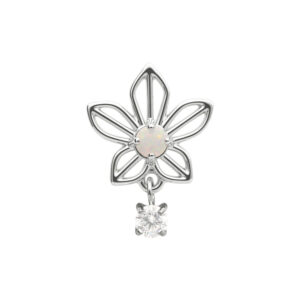 Embout en forme de fleur de jasmin en or blanc avec opale synthétique suspendue sur fond blanc