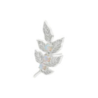 Embout feuille en or blanc avec des pierres opalisantes sur fond blanc