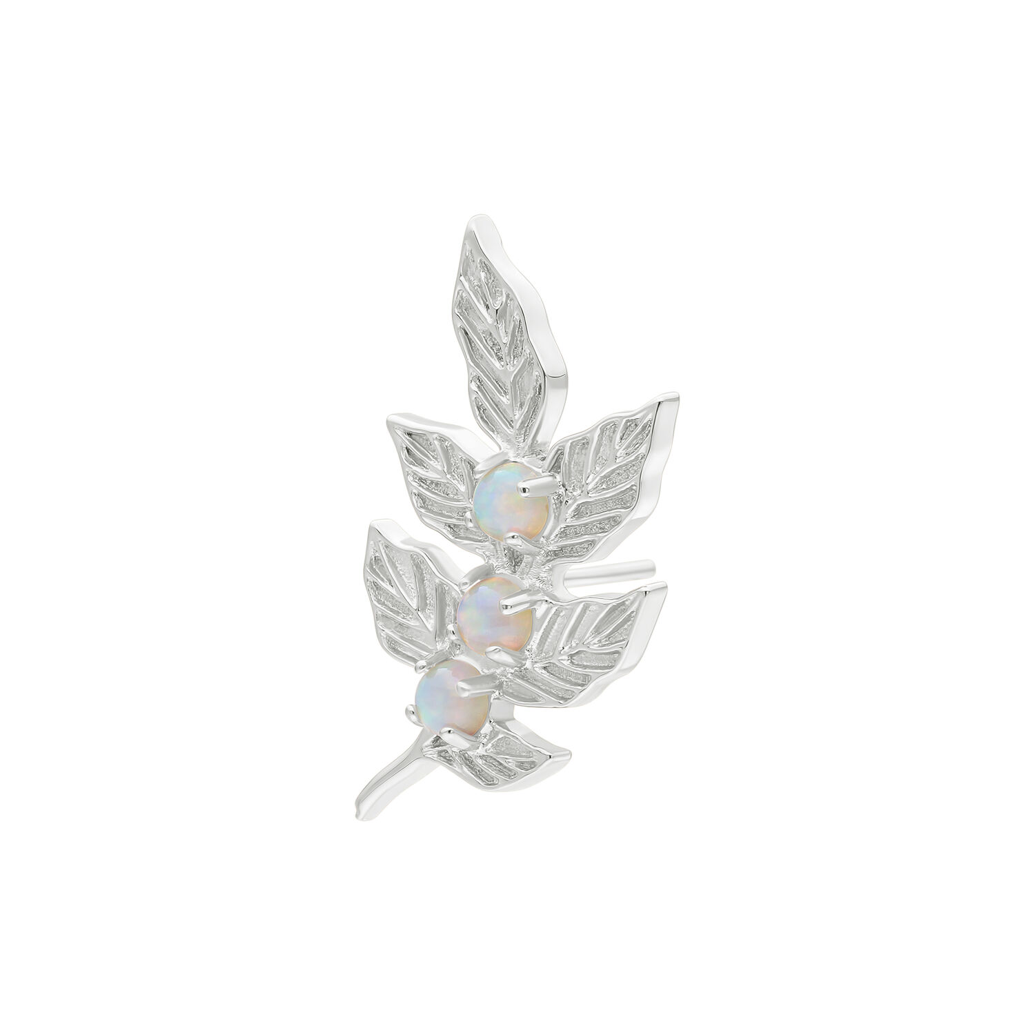 Embout feuille en or blanc avec des pierres opalisantes sur fond blanc