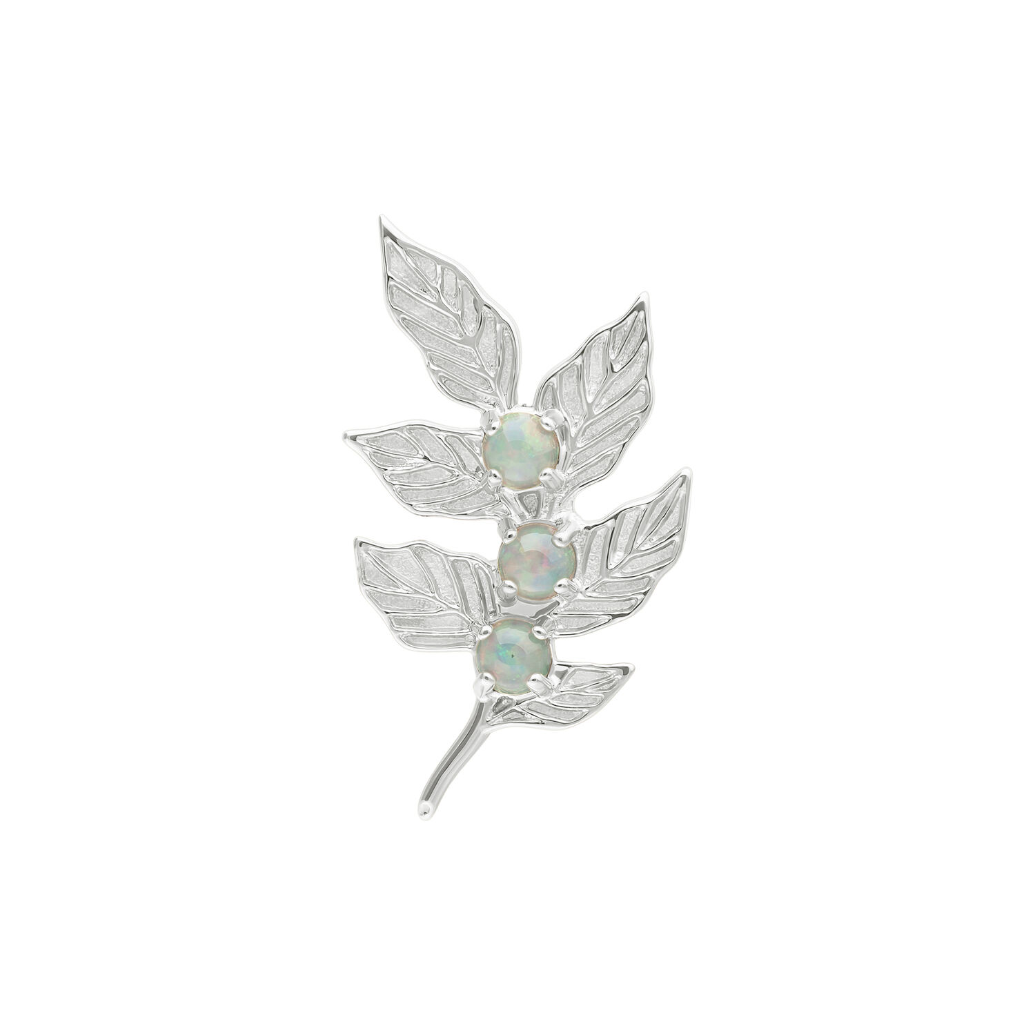 Embout feuille en or blanc avec trois pierres opales sur fond blanc