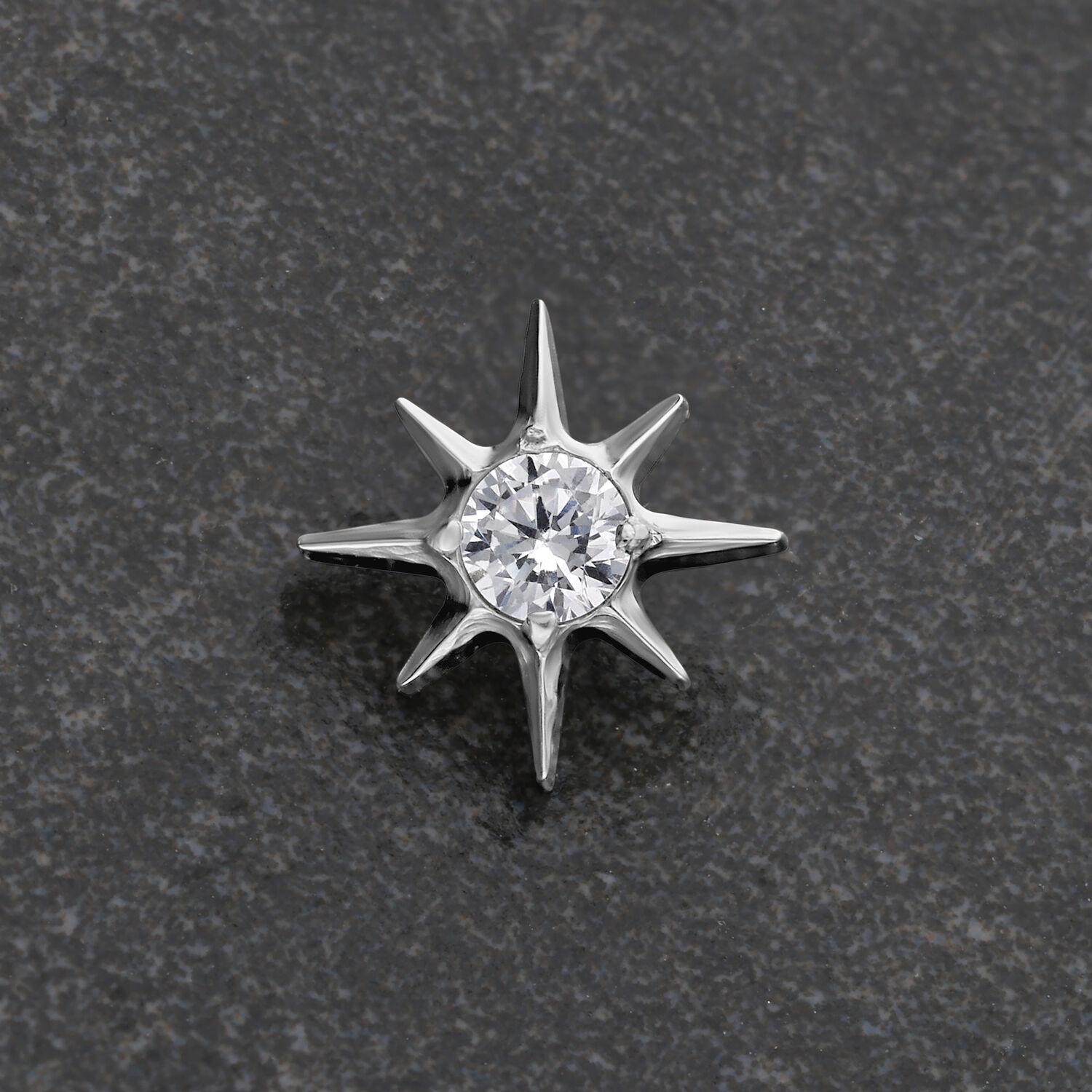 Étoile en Cristal Push Fit en Argent Embout étoile en cristal argenté sur fond gris