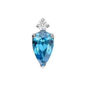 Embout de piercing turquoise avec monture argentée, cristal sur fond blanc