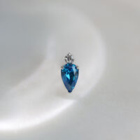 Mystic Dew embout en lavande et turquoise Embout Push Fit argenté avec cristal lavande sur fond clair