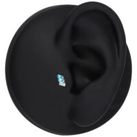 Embout Push Fit en Cristal Lavande et Turquoise Embout Push Fit argenté avec cristaux lavande et turquoise sur un modèle d'oreille noir