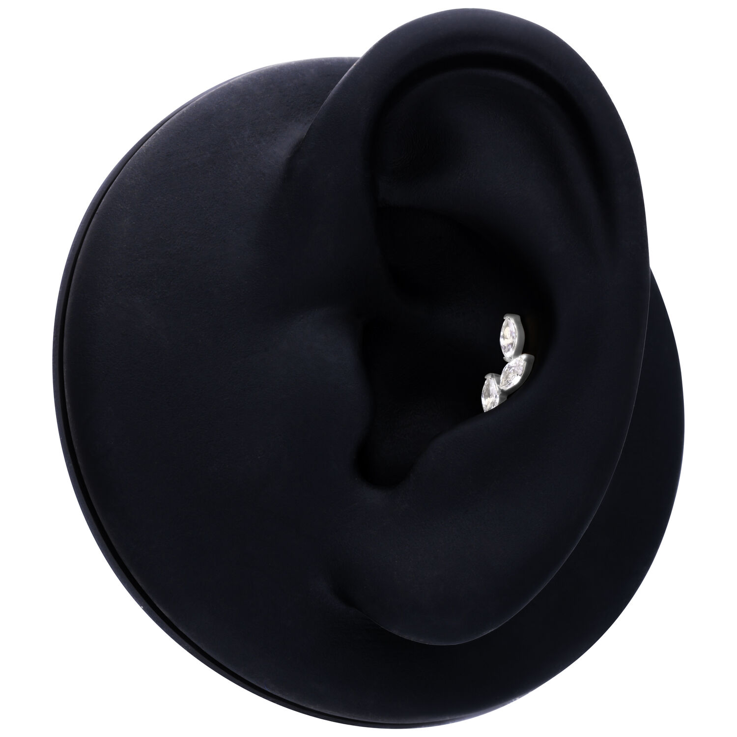 Embout en cristal pour Push Fit en argent Embout de piercing en cristal argenté sur un mannequin d'oreille noir
