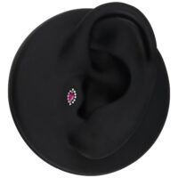 Embout Push Fit argenté avec cristal rouge Modèle d'oreille noire avec embout Push Fit argenté et cristal rouge