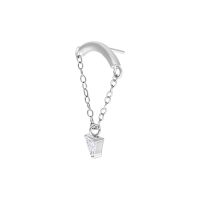 Triangle Helix Push Fit en argent Embout Helix argenté avec chaîne et pendentif en cristal clair sur fond blanc