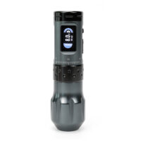 Ava Wireless Pen Machine grise avec poignée de 38 mm Machine à tatouer sans fil grise avec poignée de 38 mm sur fond blanc