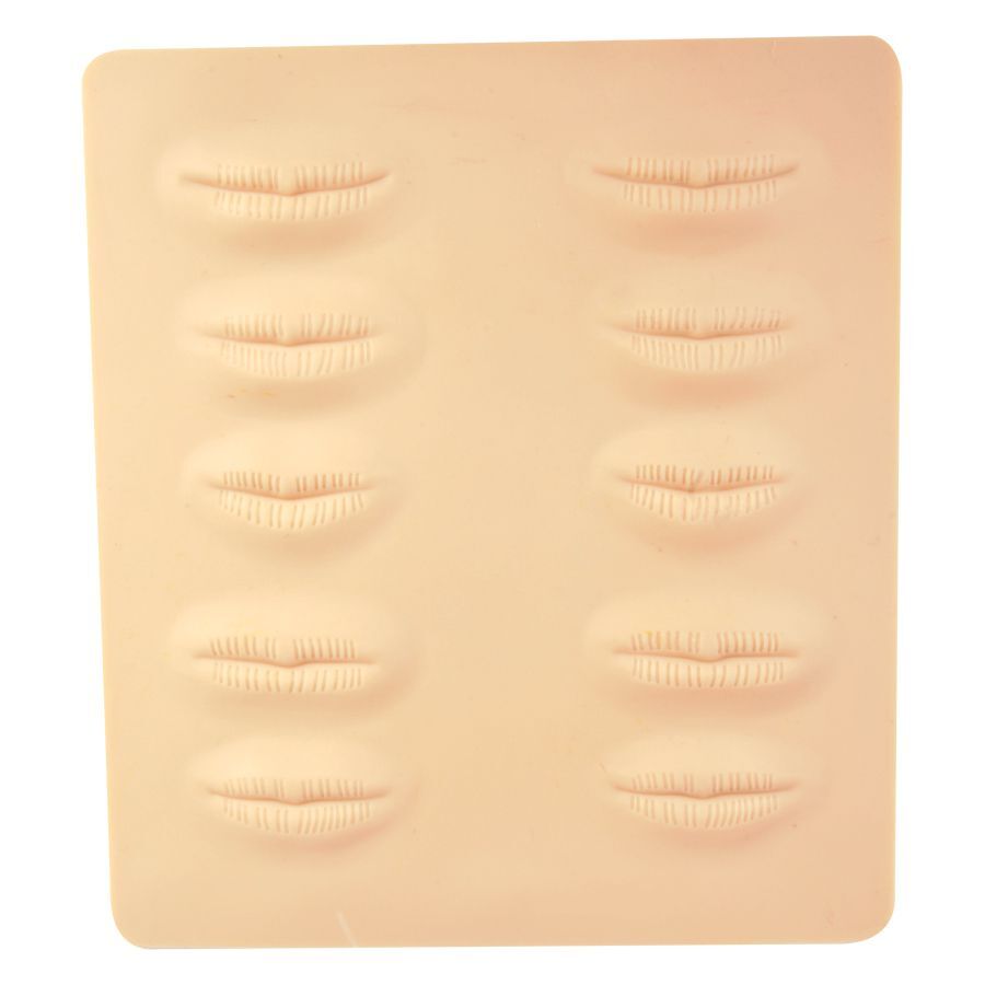 Peau d'entraînement pour tatouage en silicone beige lèvres Plaque en silicone beige avec lèvres en relief, fond neutre