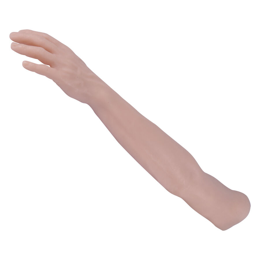 Bras d'entraînement pour tatouage beige en silicone, côté gauche, sur fond blanc