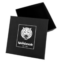 Boîte noire avec logo Wildcat pour boucles d'oreilles Boîte carrée noire avec logo Wildcat, position ouverte