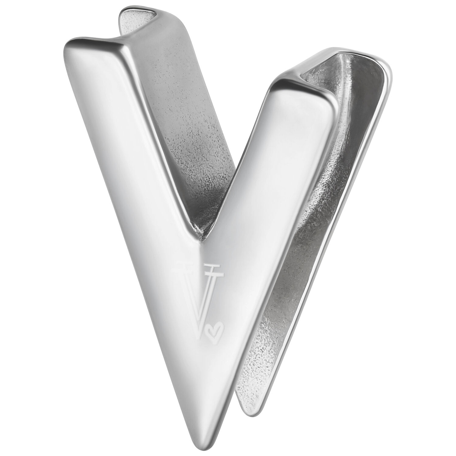 Earsaddle en forme de V argenté avec une surface brillante sur fond blanc