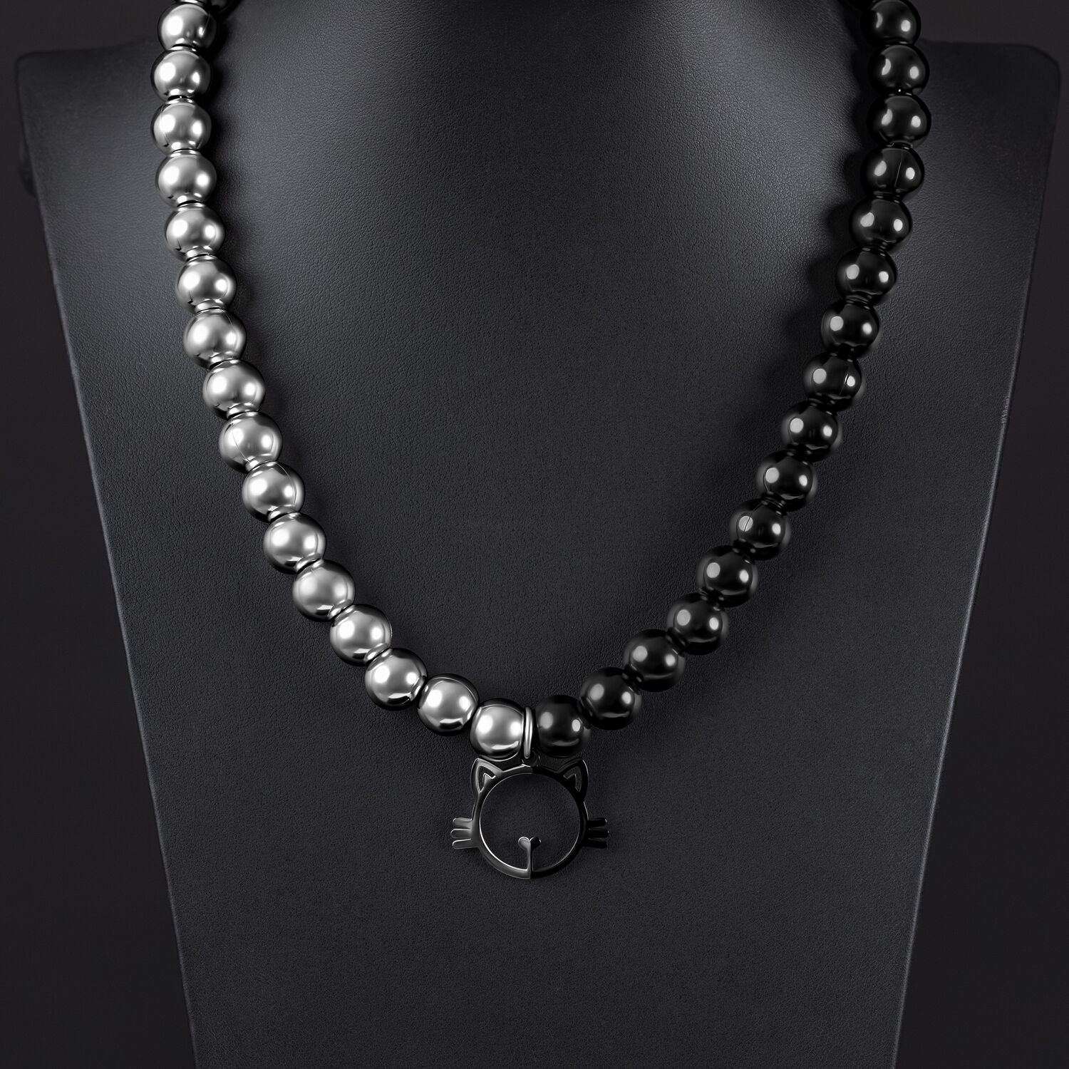 Verena Venus Pendentif Chat Argent Noir Collier argenté et noir avec pendentif chat sur fond noir
