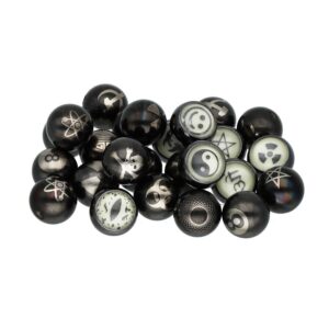 Boules en titane noir avec divers symboles gravés sur fond blanc