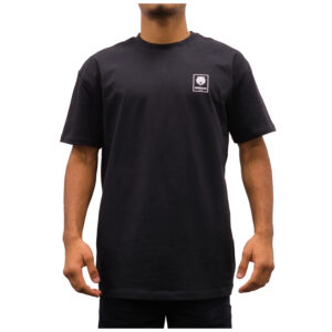 T-shirt noir de la marque Wildcat, oversize, unisexe, en studio