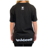 T-shirt boyfriend oversize en noir Vue arrière d'un T-shirt Wildcat noir avec logo sur fond blanc