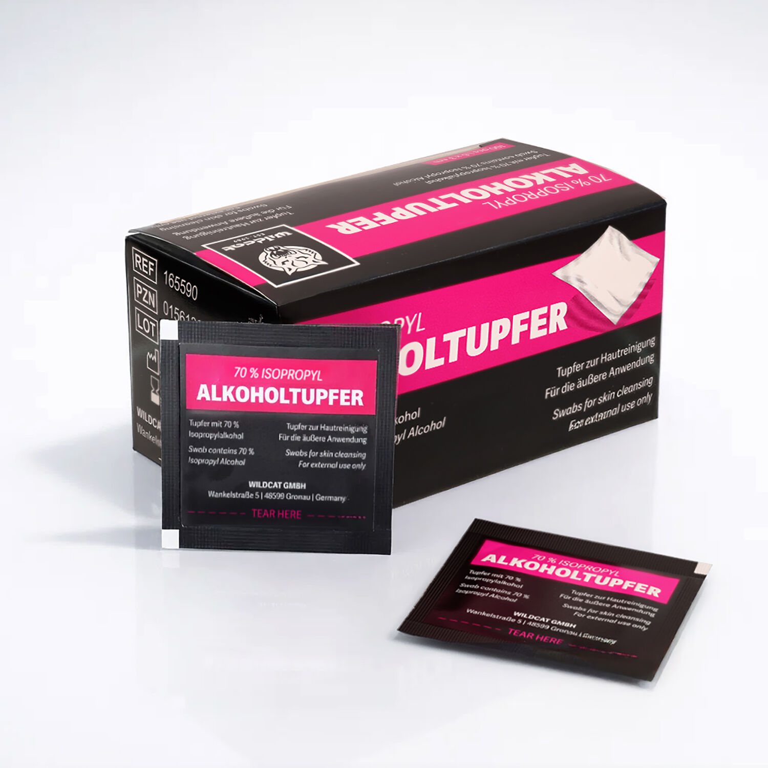Wildcat Tampons alcoolisés 6 x 3 cm boîte Emballage noir et rose avec tampons alcoolisés sur fond blanc