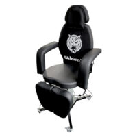 Wildcat Pro Tattoo Chaise en Noir Chaise de tatouage Wildcat Pro noire en similicuir avec cadre en aluminium sur fond blanc