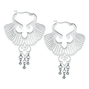 Boucles d'oreilles feuille de ginkgo argentées avec fermoir à clip sur fond blanc