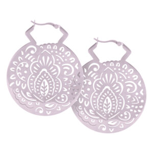 Boucles d'oreilles Mehndi Hoops noires et argentées avec motif délicat sur fond blanc