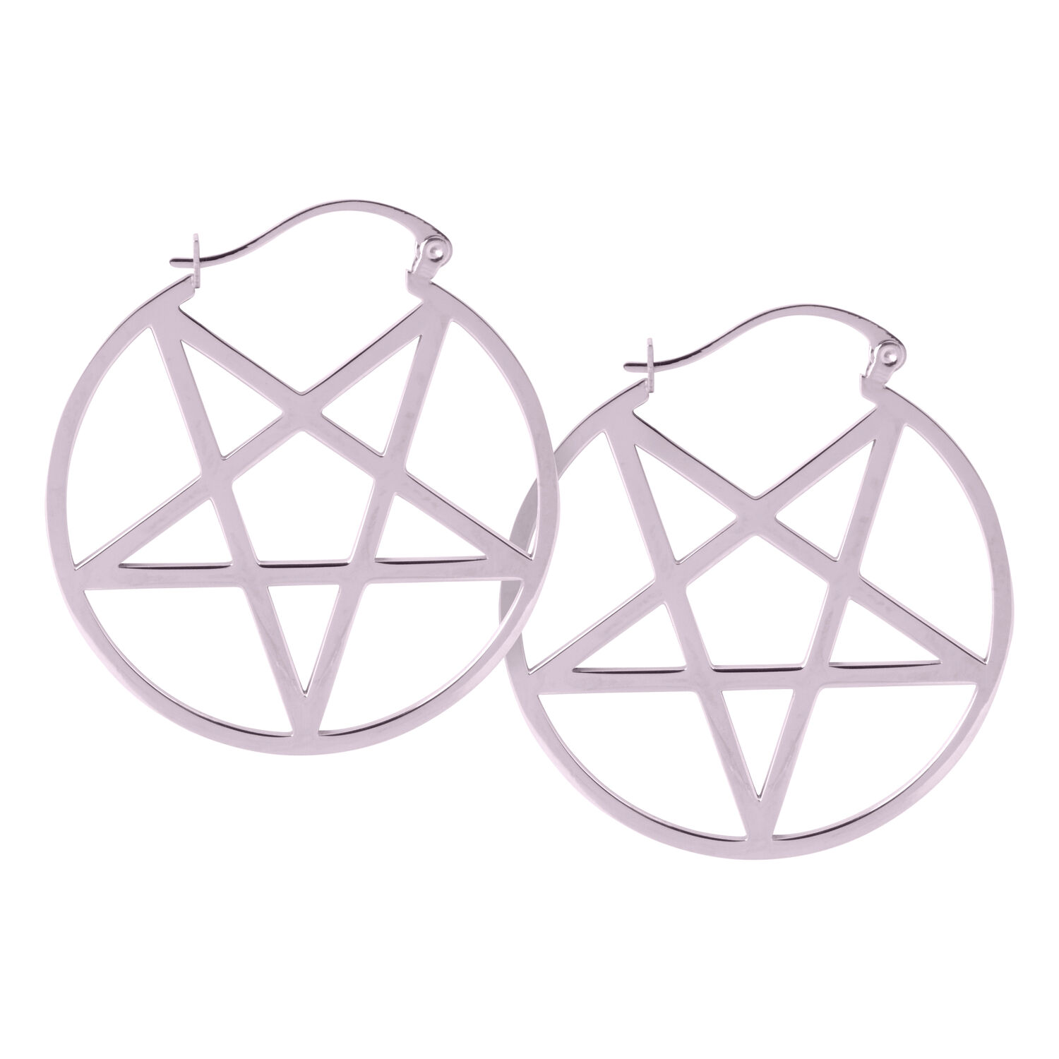 Petites créoles pentagramme en noir et argent Deux boucles d'oreilles pentagramme brillantes en acier chirurgical noir et argent sur fond blanc