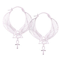 Créoles Cléopâtre en argent avec symbole égyptien Boucles d'oreilles circulaires avec ailes et symbole Ankh en argent sur fond blanc