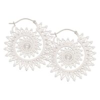 Créoles Nautilus Florales en Argent Boucles d'oreilles Nautilus florales en argent sur fond blanc