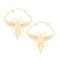 Boucles d'oreilles Bee dorées en acier chirurgical Deux boucles d'oreilles dorées en forme d'abeille en acier chirurgical sur fond blanc