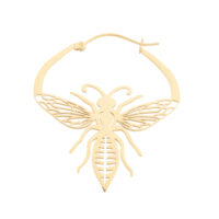 Boucles d'oreilles Bee dorées en acier chirurgical Boucles d'oreilles dorées en forme d'abeille en acier chirurgical sur fond blanc