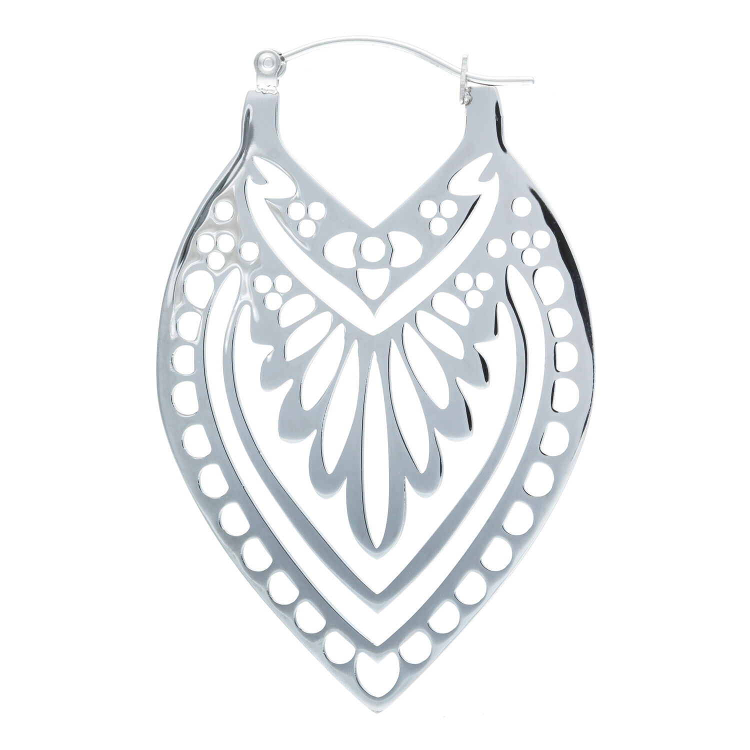 Créoles Creek en argent avec motif délicat sur fond blanc