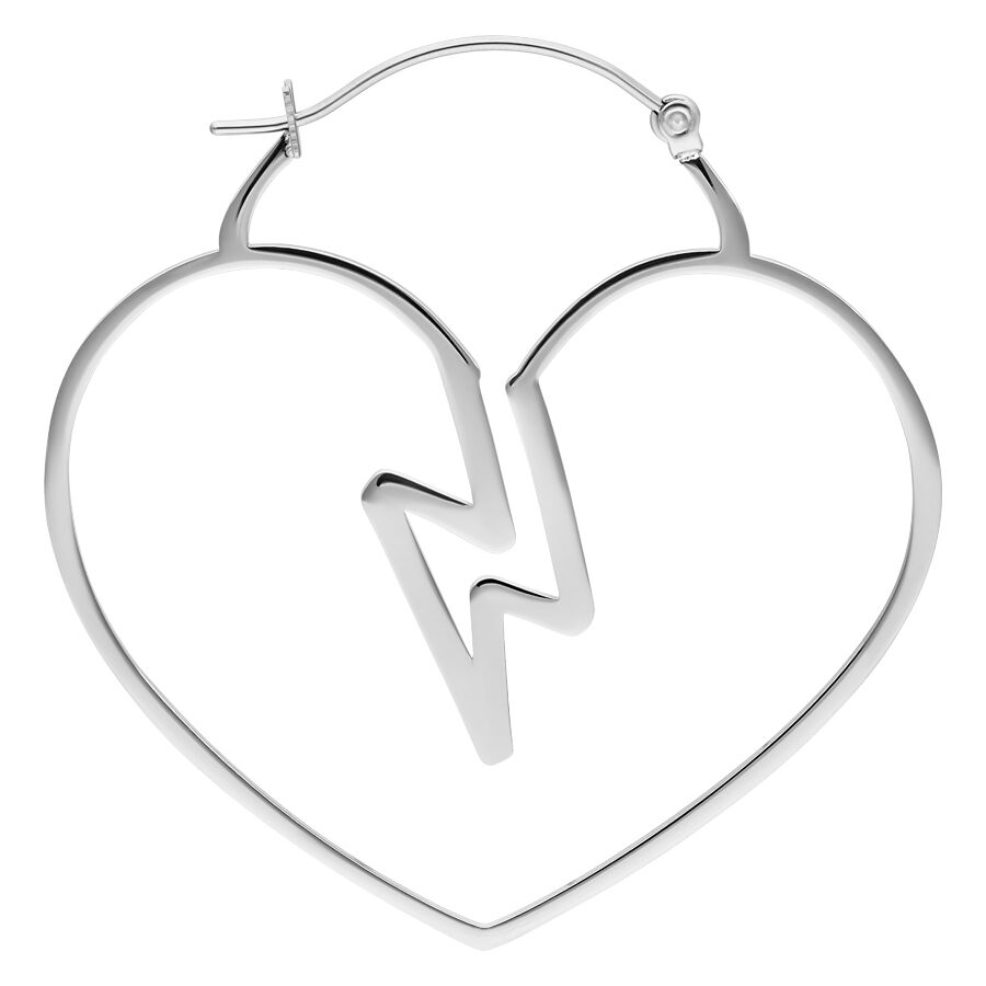 Créoles Heartbreaker argentées en acier chirurgical Créoles en forme de cœur argentées avec détail éclair en acier chirurgical sur fond blanc