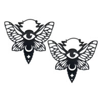 Boucles d'oreilles Moth Hoops noires en acier chirurgical Boucles d'oreilles Moth Hoops noires avec design d'ailes et d'yeux sur fond blanc