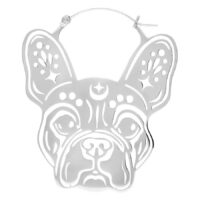Boucle d'oreille Bulldog en métal argenté Boucle d'oreille Bulldog argentée avec fermoir à clip sur fond blanc