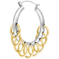 Boucles d'oreilles hoops argentées et dorées avec loops Boucles d'oreilles argentées avec loops dorés sur fond blanc