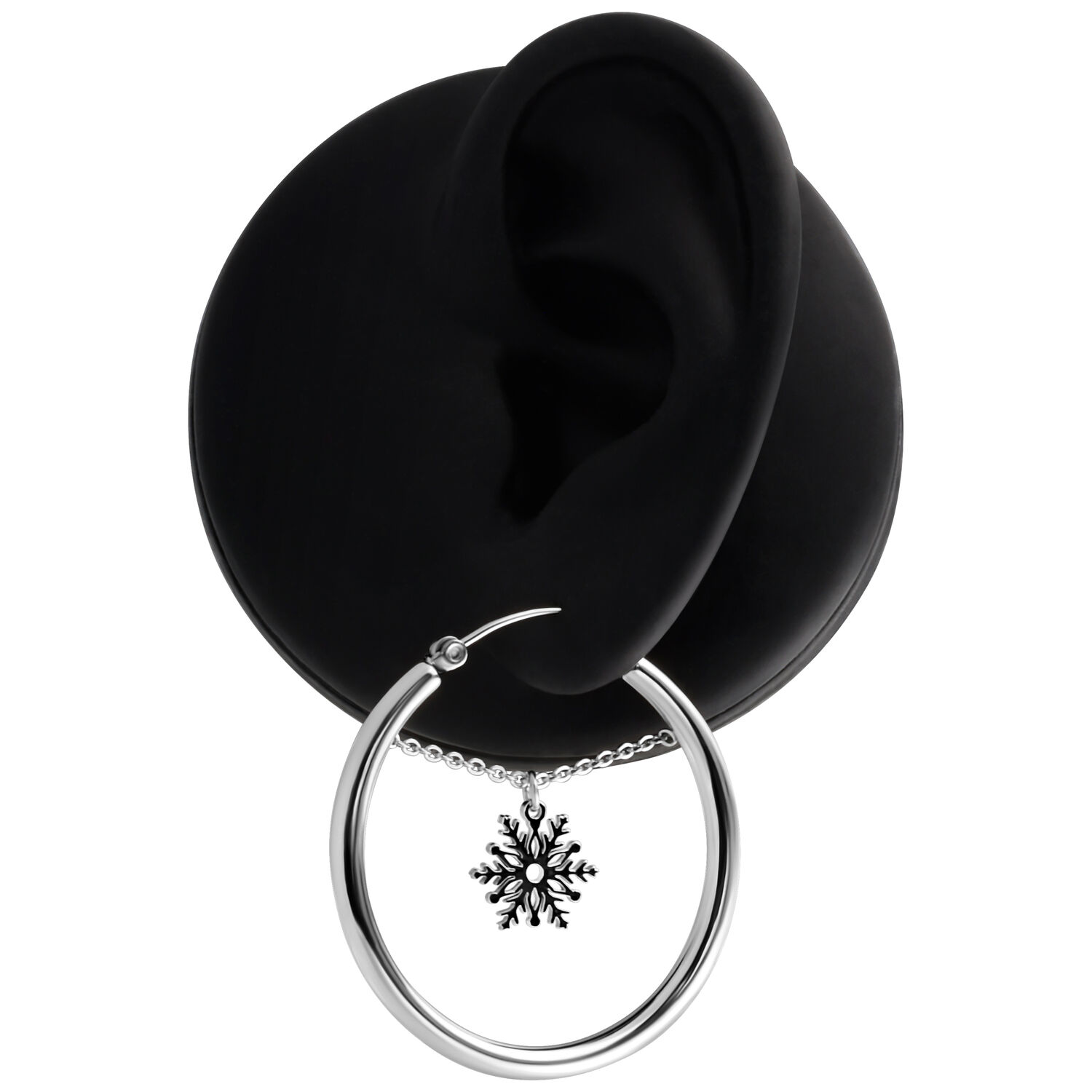 Boucles d'oreilles Flocon de Neige en acier chirurgical Créoles argentées avec pendentif flocon de neige sur fond noir