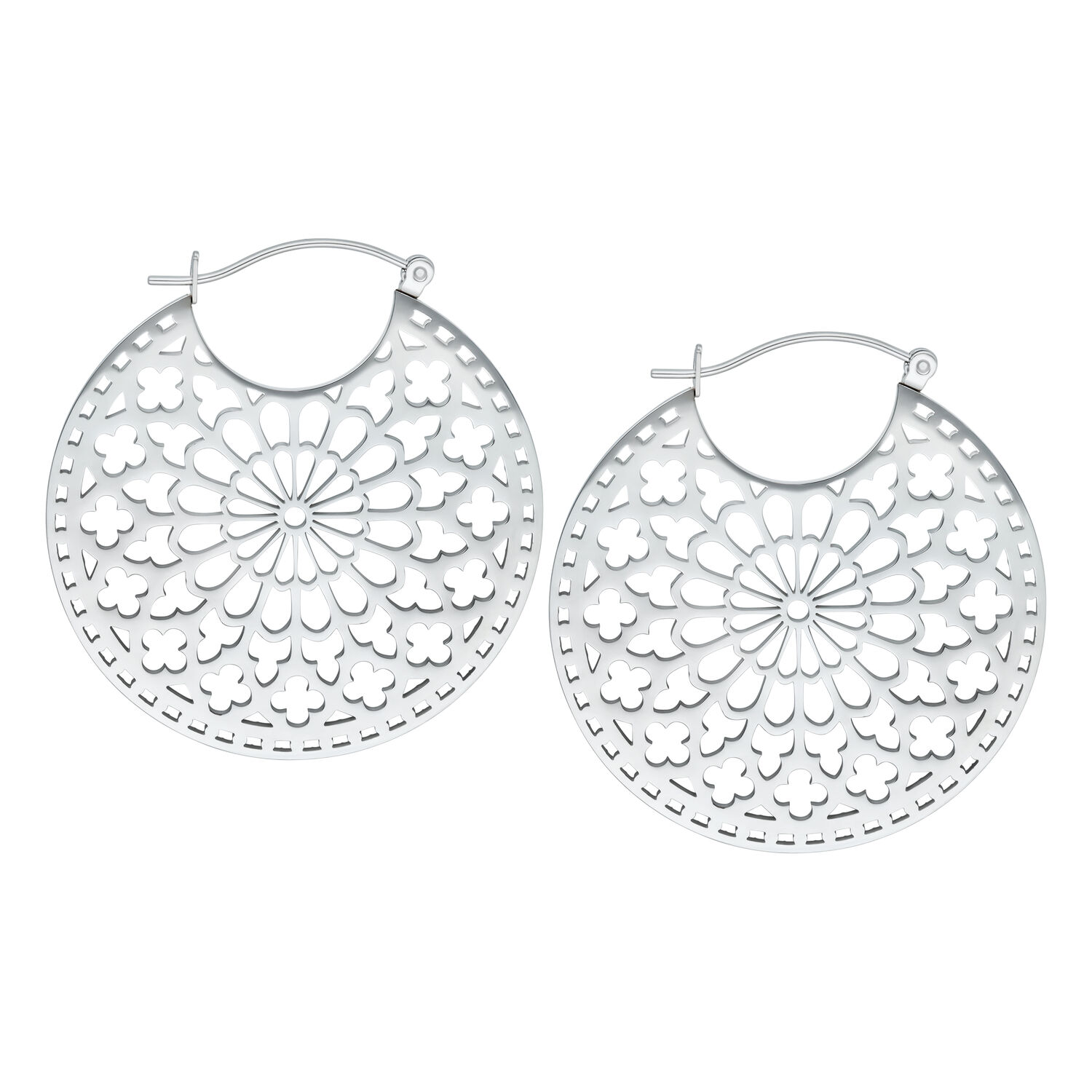 Boucles d'oreilles Cathedral Hoops argentées en acier inoxydable Boucles d'oreilles Cathedral Hoops rondes argentées avec un design délicat sur fond blanc