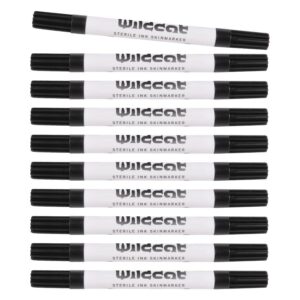 Marqueur noir avec corps blanc, logo Wildcat, sur fond blanc