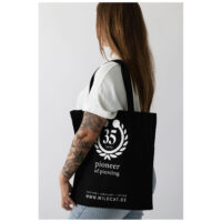 Sac en coton noir Wildcat 'Bite Me' Femme portant un sac en coton noir avec logo Wildcat et impression 'Bite Me'