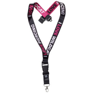 Lanière noire avec texte rose et blanc 'I LOVE PIERCING' et 'I LOVE WILDCAT' sur fond blanc