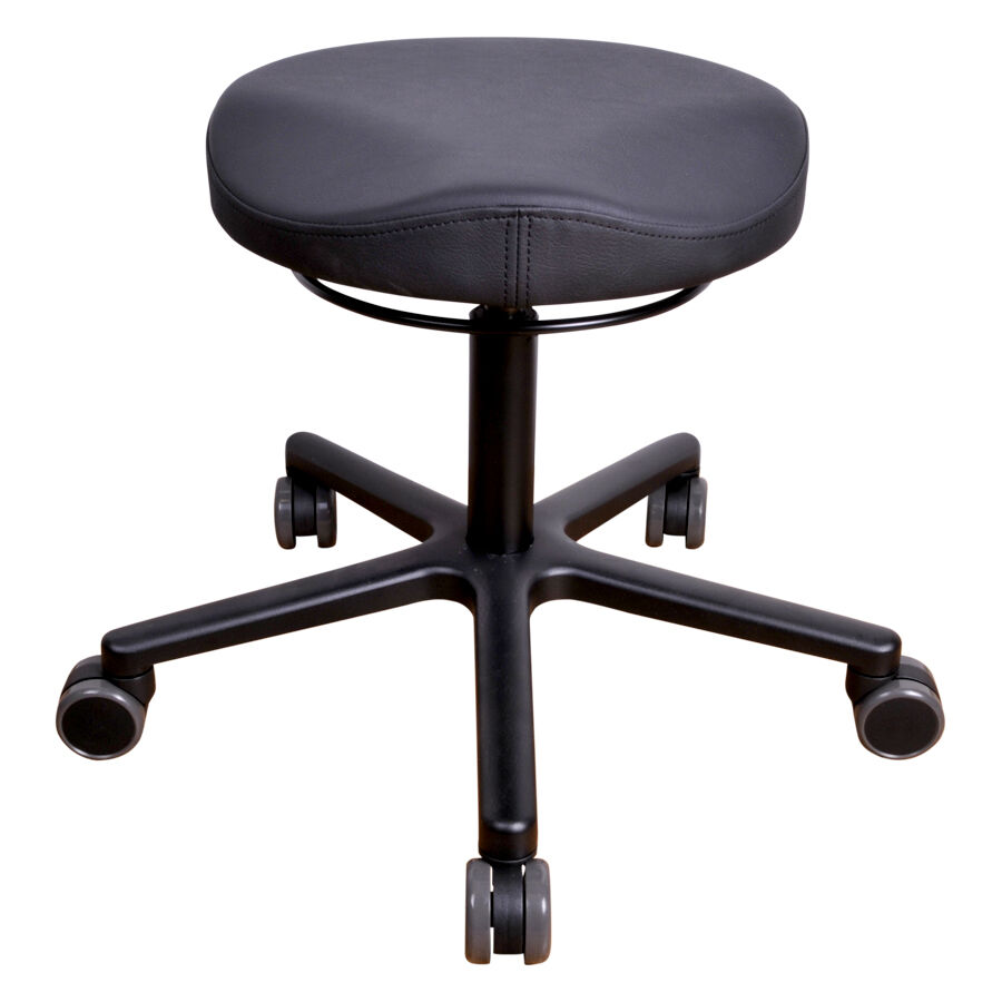 Chaise de bureau ronde en similicuir, noire Chaise de bureau ronde noire avec revêtement en similicuir et pied en aluminium sur fond blanc