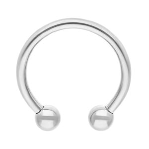 Barbell circulaire argenté en titane avec filetage externe sur fond blanc