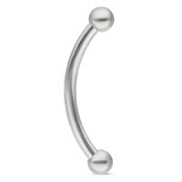 Piercing banane en titane argenté sur fond blanc